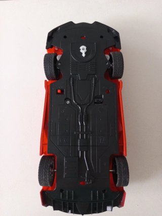 Coche deportivo teledirigido RC rojo