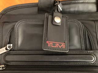 Maletín Tumi Piel Negro Elegante