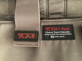 Maletín Tumi Piel Negro Elegante