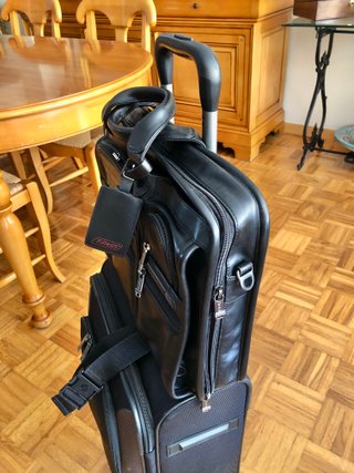 Maletín Tumi Piel Negro Elegante