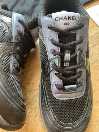 Sneakers Chanel Runners in Nero e Grigio