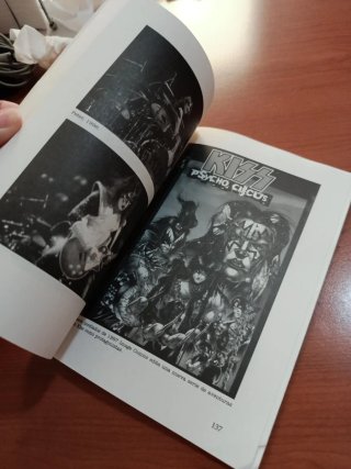 Libro KISS de Andrés López