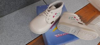 Botas niña beige con flores
