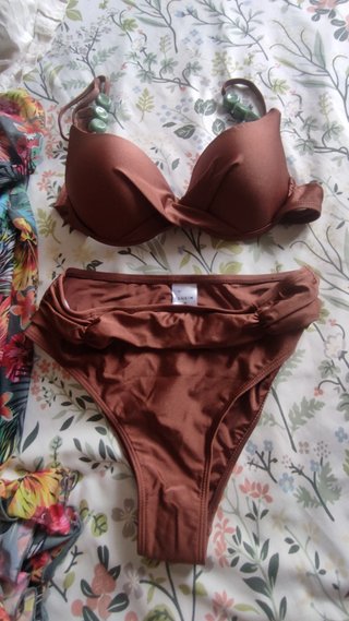 Bikini marrón sin estrenar