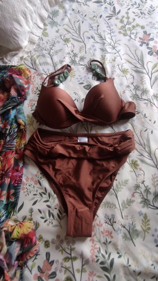 Bikini marrón sin estrenar