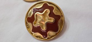 Pendientes vintage dorados y marrones