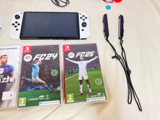 Nintendo Switch OLED + 5 Juegos FIFA