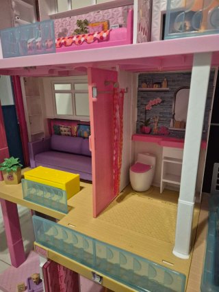 Casa Barbie Dreamhouse Original Amueblada poco uso