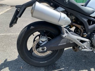 Ducati Monster 696 Blanco Perla