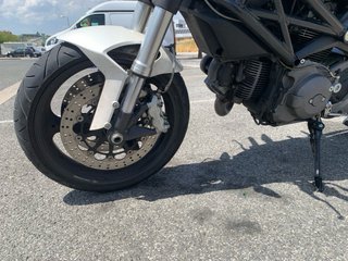 Ducati Monster 696 Blanco Perla