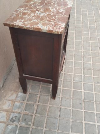Mesita de noche antigua mármol y madera