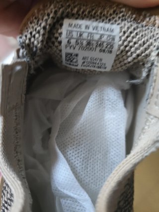 Zapatillas Adidas Beige/Marrón.