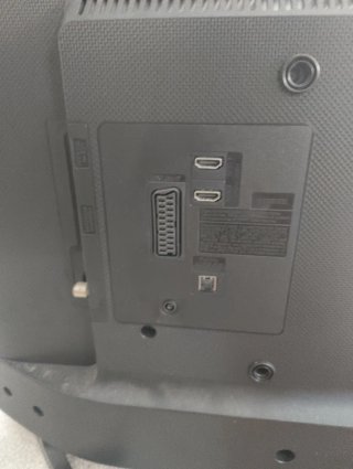 Samsung TV 32” UE32J4000AW + Mando y Cables