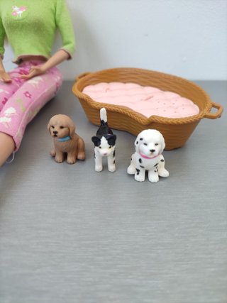 Barbie y sus animalitos mimosos