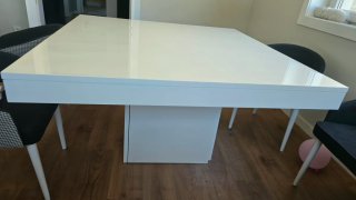 Mesa de jantar branca com 8 cadeiras