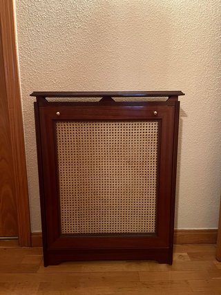 Cubre radiador madera y ratán