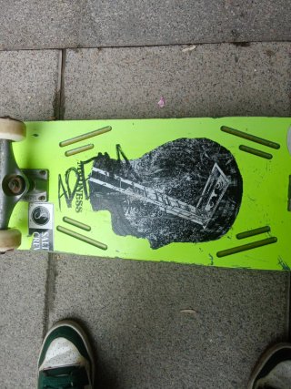 Skate verde ruedas casi nuevas