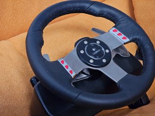 Volante Logitech G27 + Pedales + Palanca