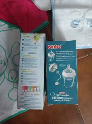 Pack bebé: baberos y biberones