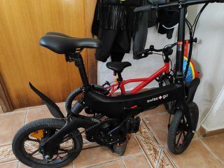 Bicicleta eléctrica y pedaleo Swiss Go