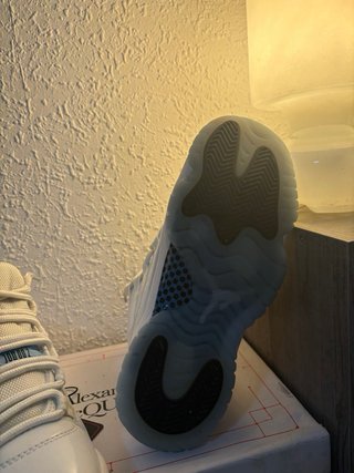 Jordan 11 Legend Blue