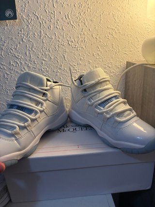 Jordan 11 Legend Blue