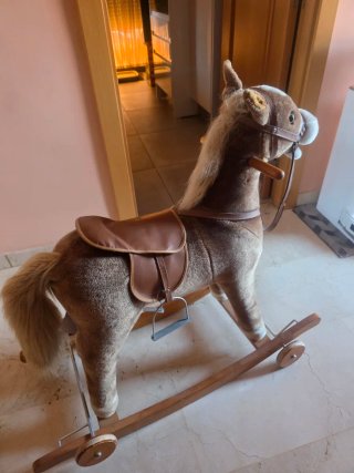 Caballo Balancín Peluche Homcom. Regalo 9 juguetes