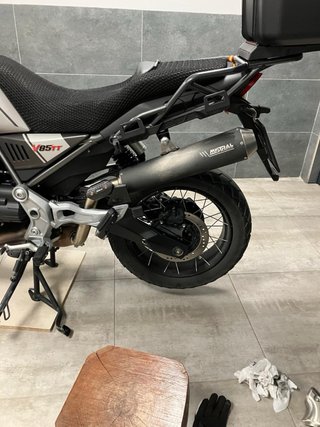 Moto Guzzi V85TT TRAVEL E5+ Beige/Negro