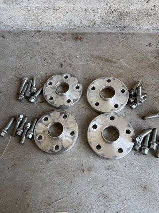 Separadores de Rueda grupo VAG (4 uds) + Tornillos