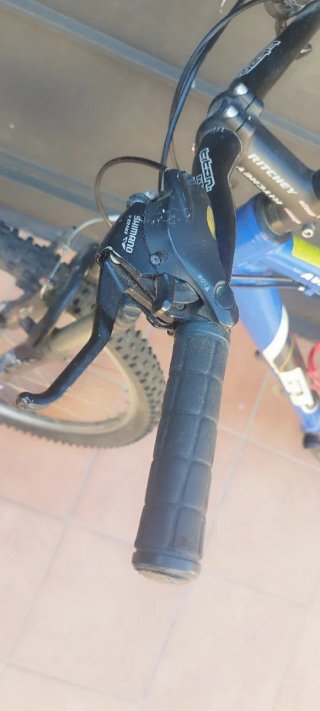 Bicicleta GT Avalanche 2.0