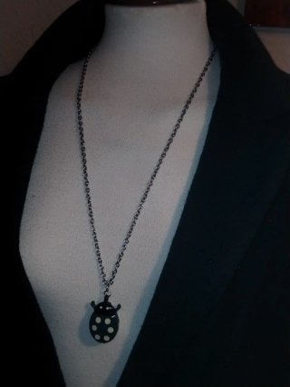 Collar reloj ladybug bershka 2000