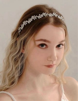 SANDALIAS DE TACÓN + DIADEMA DE PLATA
