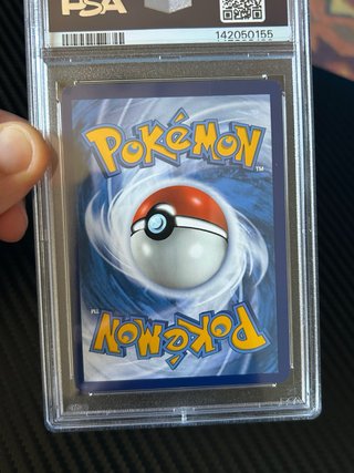 Carta Pokémon Starly Illustrazione Rara PSA 8
