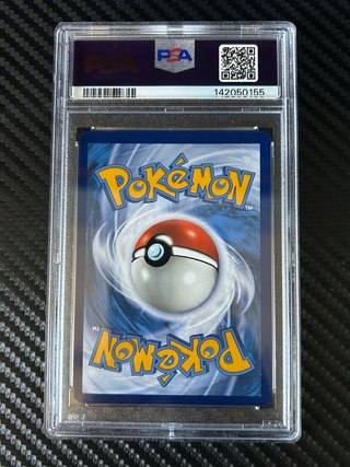 Carta Pokémon Starly Illustrazione Rara PSA 8