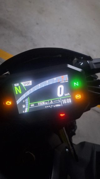 Kawasaki Z900 Negra y Verde