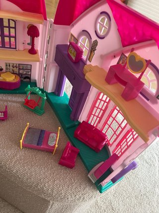 Casa de muñecas plegable con accesorios
