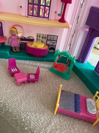 Casa de muñecas plegable con accesorios