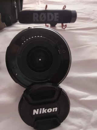 Fotocamera Nikon D3300 con accessori, come nuova
