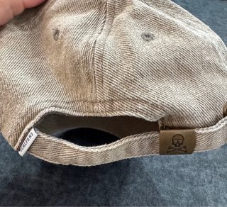 Gorra Scalpers Beige con Calavera