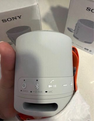 Altavoz Sony XB100 gris