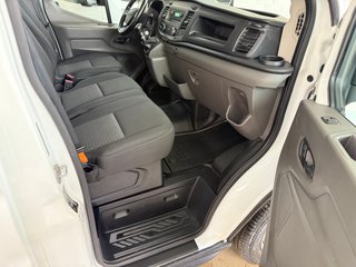 Ford Transit caja cerrada plataforma elevadora '21