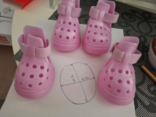 Scarpine per cane rosa