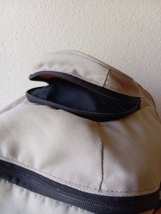 MOCHILA QUECHUA 10 L. MONTAÑA, SENDERISMO, ETC.