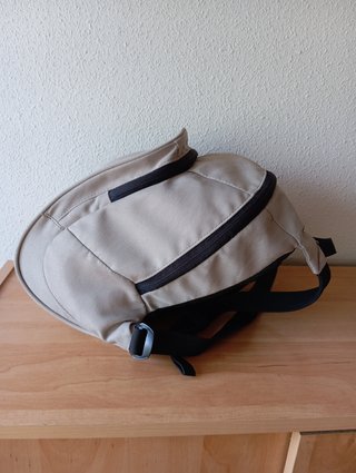 MOCHILA QUECHUA 10 L. MONTAÑA, SENDERISMO, ETC.