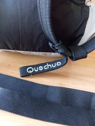 MOCHILA QUECHUA 10 L. MONTAÑA, SENDERISMO, ETC.