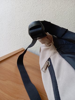 MOCHILA QUECHUA 10 L. MONTAÑA, SENDERISMO, ETC.