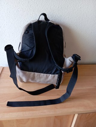 MOCHILA QUECHUA 10 L. MONTAÑA, SENDERISMO, ETC.