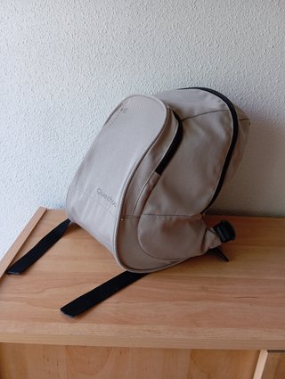 MOCHILA QUECHUA 10 L. MONTAÑA, SENDERISMO, ETC.