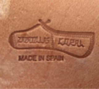 Zapatos de flamenco negros, fabricados en España