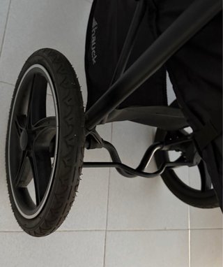 Carrito de bebé negro